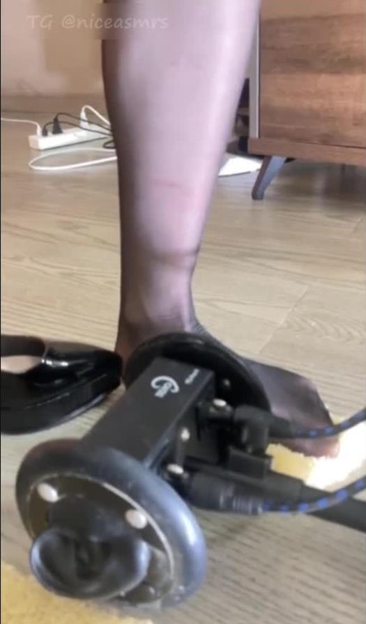 虎牙阿稀稀大魔王 视频超近踩踏视角